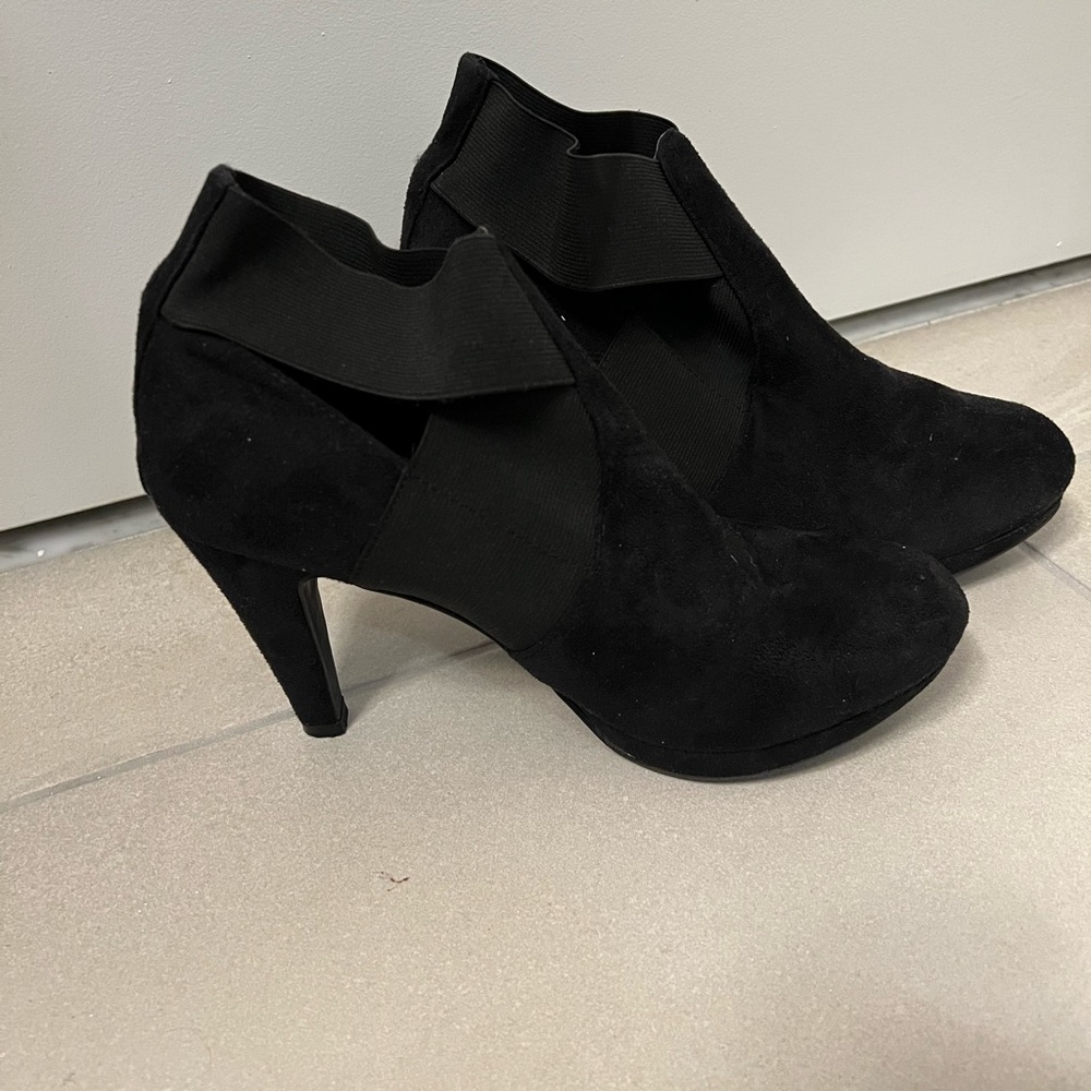 MADDEN GIRL bootie heels size 9.5M